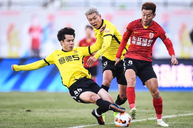 pp电子模拟器-【中超】奥科雷伤退黄博文登场 亚泰0比0广州队